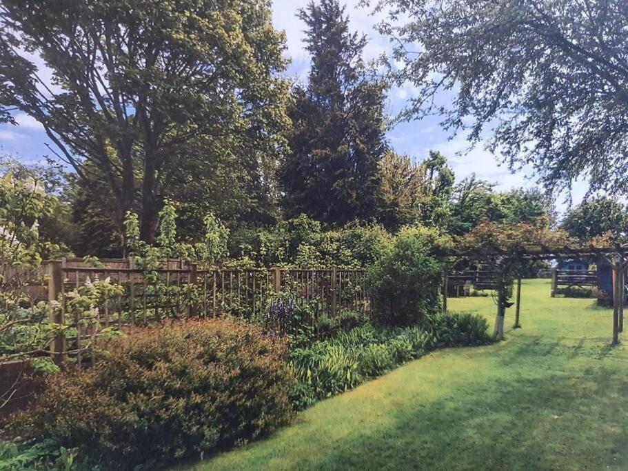 Nature Charm & Fruit Delights, Multi-Generation Celebratory Home -Try, Relax, Repeat - Sellindge Ashford  Exterior foto